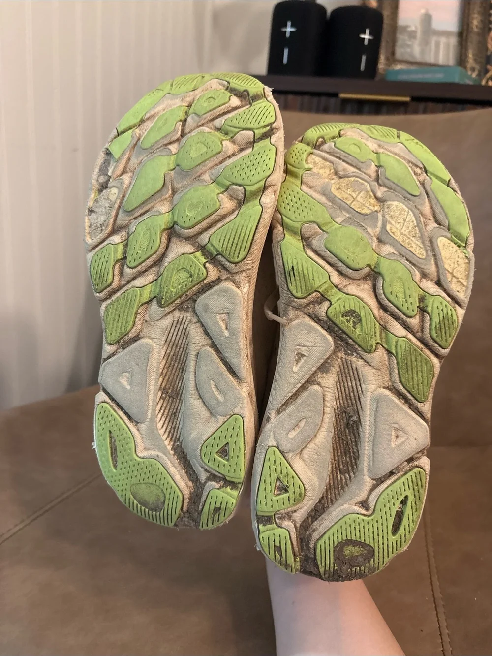 Hoka Clifton 9 cream peach comfortable walking running shoes size 7B
